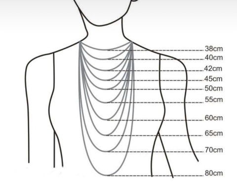Choker z pereł naturalnych i literką