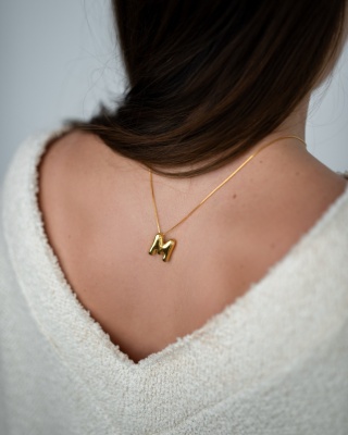 Naszyjnik z balonową literką